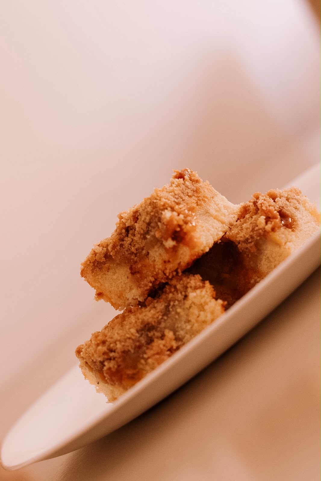 Cuca de banana com doce de leite